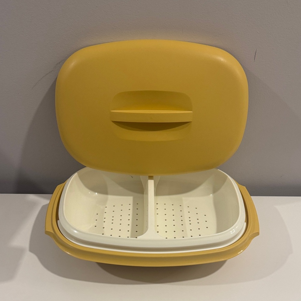 vintage Tupperware Harvest Gold Microwave Steamer